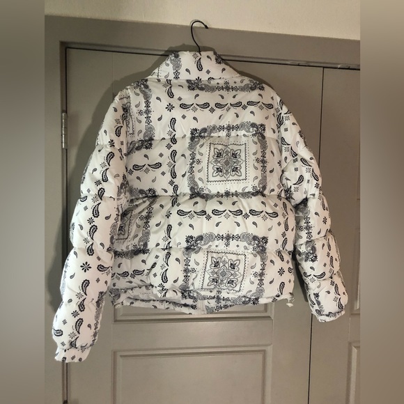 NWT Bandana print puffer jacket - Picture 2 of 5